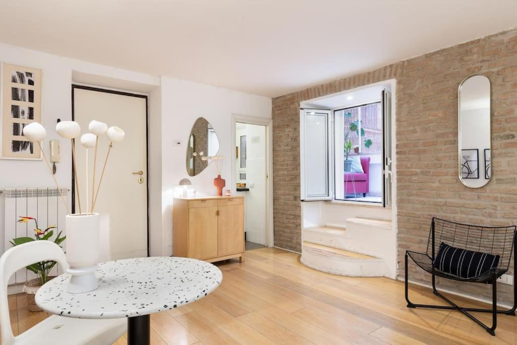 Apartment Design Loft Near Colosseo Rom